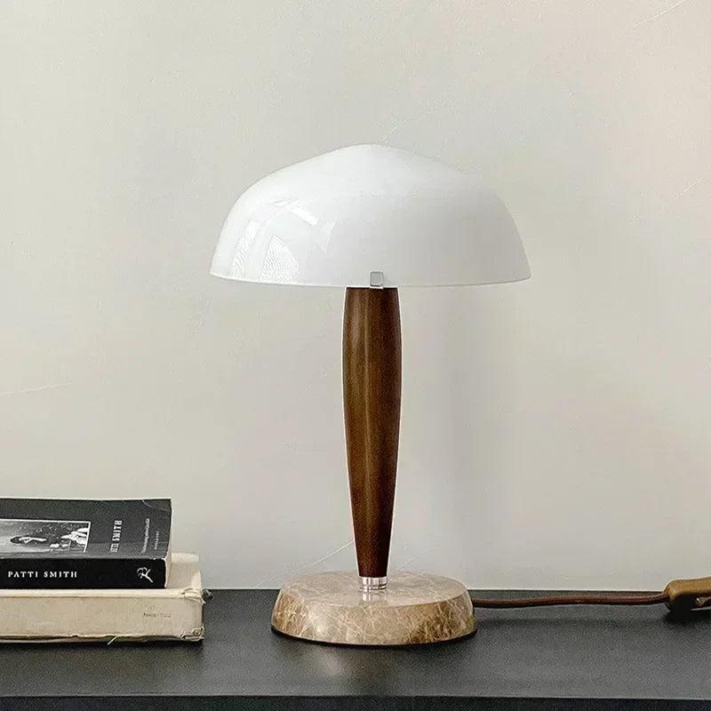 lampe de table moderne en bois et marbre avec abat-jour en verre - vue 3 sur 9