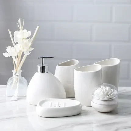 ensemble daccessoires en céramique pour salle de bain élégant et pratique - vue 2 sur 10
