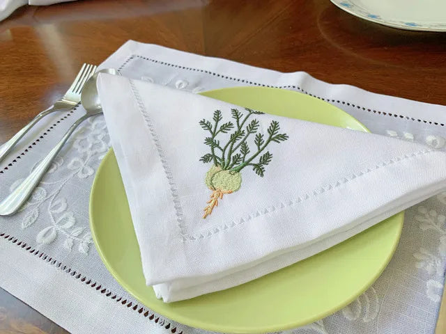 Serviette de table brodée motifs légumes style campagne