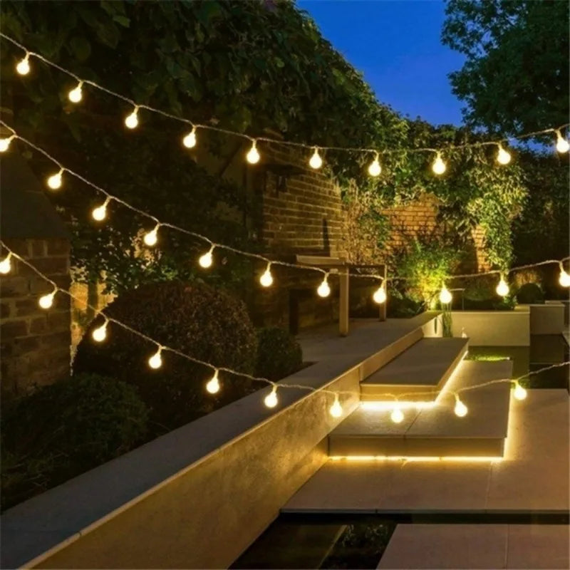 guirlande lumineuse led en forme de boule pour extérieur et décoration festive