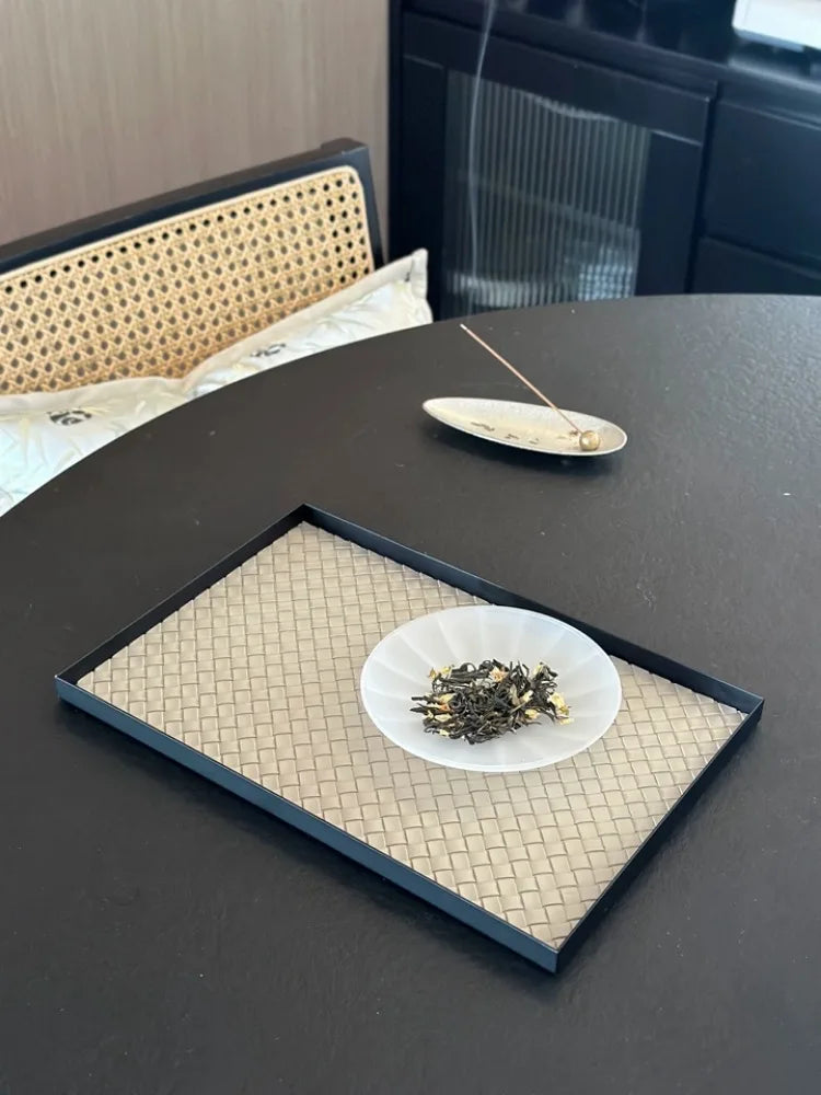 plateau de rangement moderne pour bijoux et accessoires de luxe