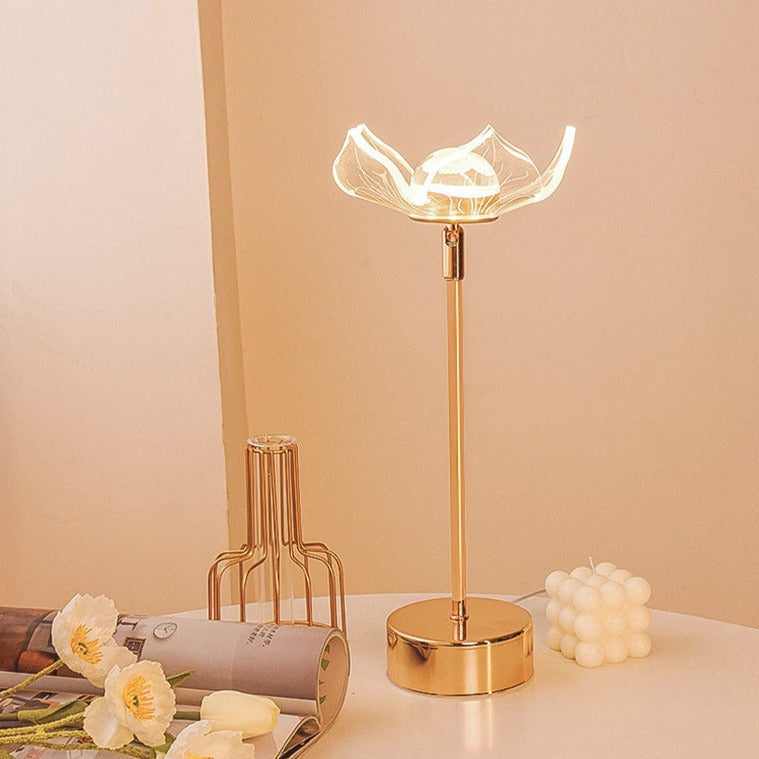 Vintage-style LED table lamp in gilded metal Anila