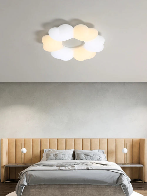 lustre à pétales nordique romantique pour une ambiance chaleureuse