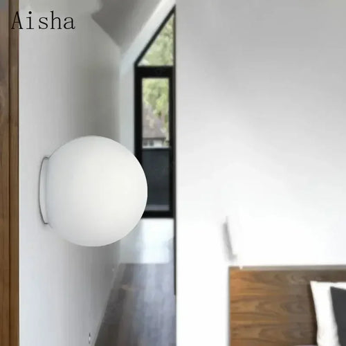 applique murale led moderne abat-jour rond en verre blanc - vue 2 sur 10