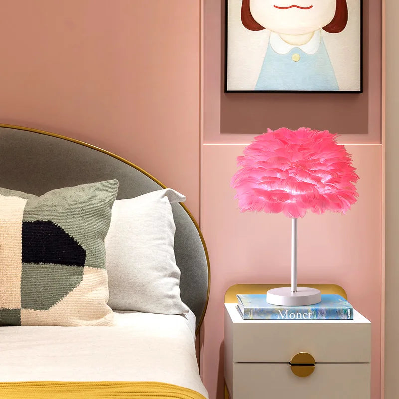 lampes de table modernes en plumes pour décoration douce et romantique - vue 3 sur 10