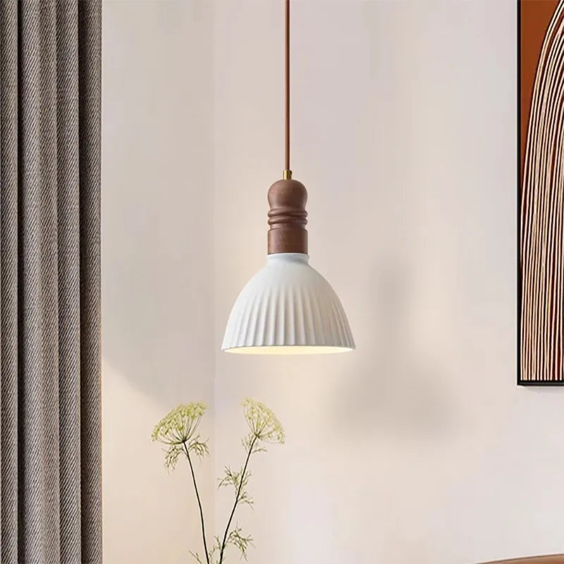Suspension LED style nordique en bois massif et céramique - vue 5 sur 14