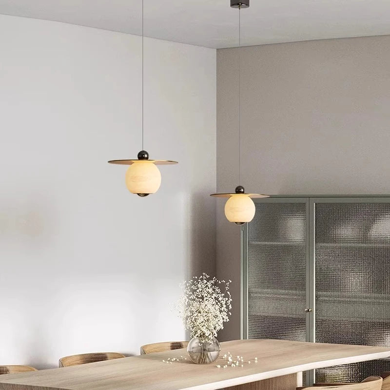 Lustre design de luxe en marbre naturel et laiton