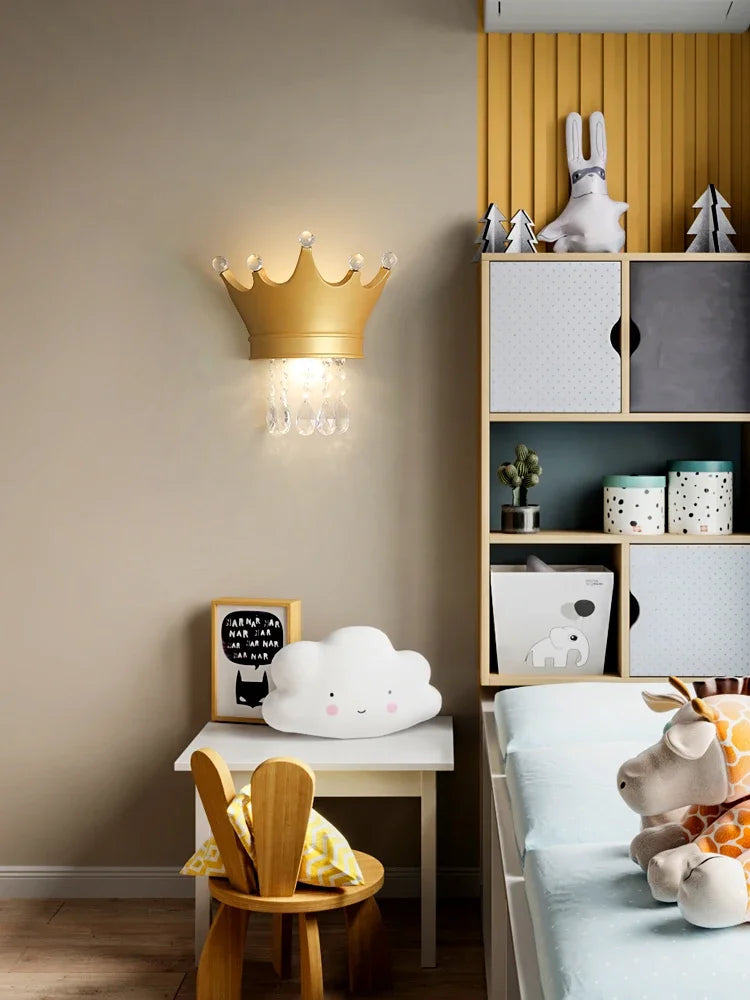 applique murale couronne en résine et cristal pour enfants - vue 4 sur 12
