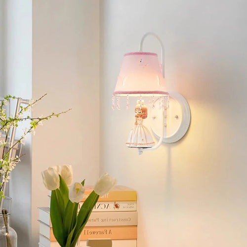 applique murale romantique pour chambre de fille moderne et chaleureuse - vue 3 sur 6