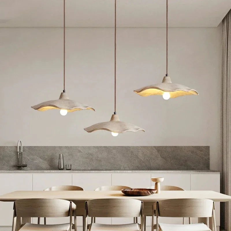 suspension wabi-sabi en ciment et travertin pour décoration intérieure - vue 4 sur 14