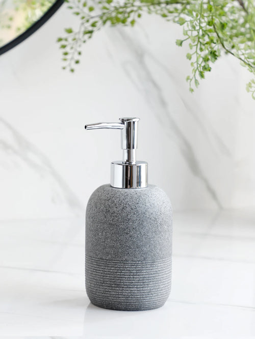 ensemble daccessoires de salle de bain cinq pièces moderne et élégant - vue 7 sur 8