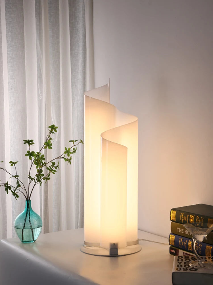 lampe de bureau minimaliste en acrylique transparent et aluminium décoratif