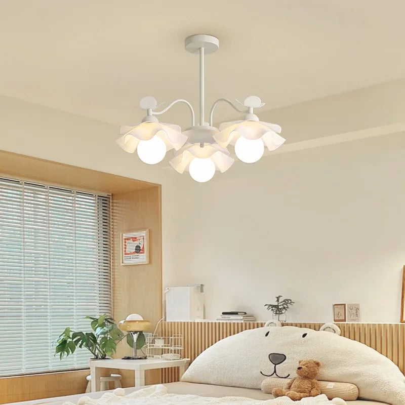 Lustre à fleurs nordique pour chambre d'enfant - vue 4 sur 7