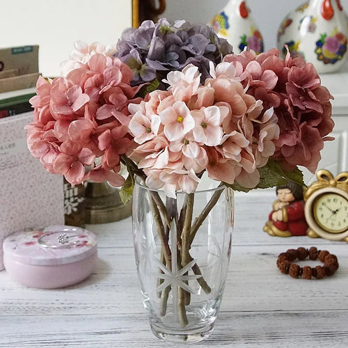 bouquet d'hortensias en soie pour décoration intérieure et mariage - vue 2 sur 14