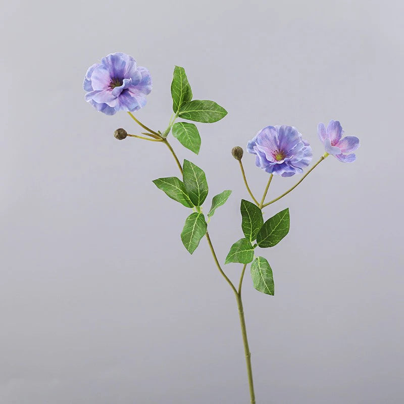 petites fleurs en soie réalistes pour décorations et événements