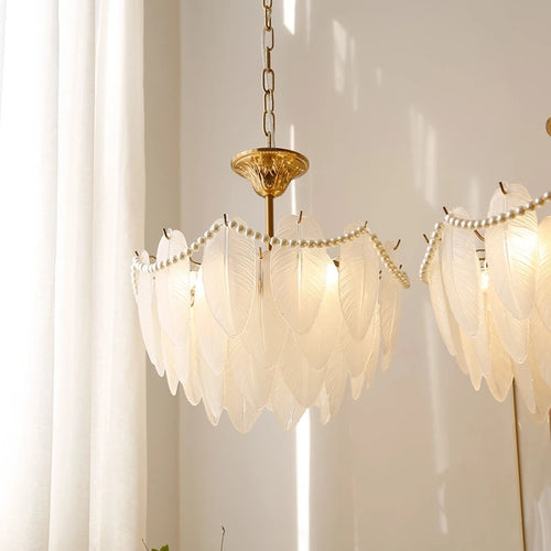 plafonnier de luxe en verre et plumes pour un éclairage décoratif intérieur