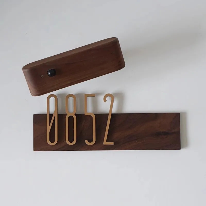 DIY Customizable Number Walnut Wood Retro, Decorative Plaque Charge Inductive Lighting for Entrance Door, Bedroom, Living Room - vue 3 sur 7