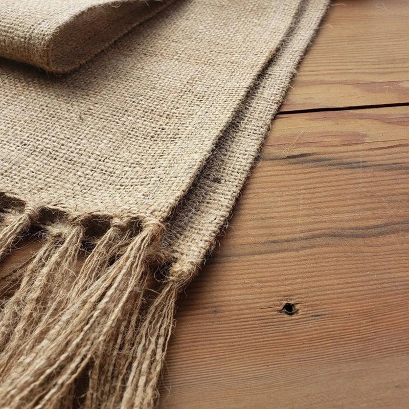 Chemin de table jute rustique avec pompons tresse - vue 4 sur 7