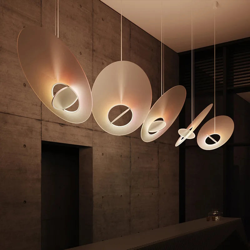 Suspension LED design nordique ovni pour restaurant ou salon - vue 4 sur 6