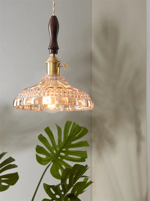 suspension moderne en laiton avec abat-jour rustique en verre de noyer - vue 2 sur 30