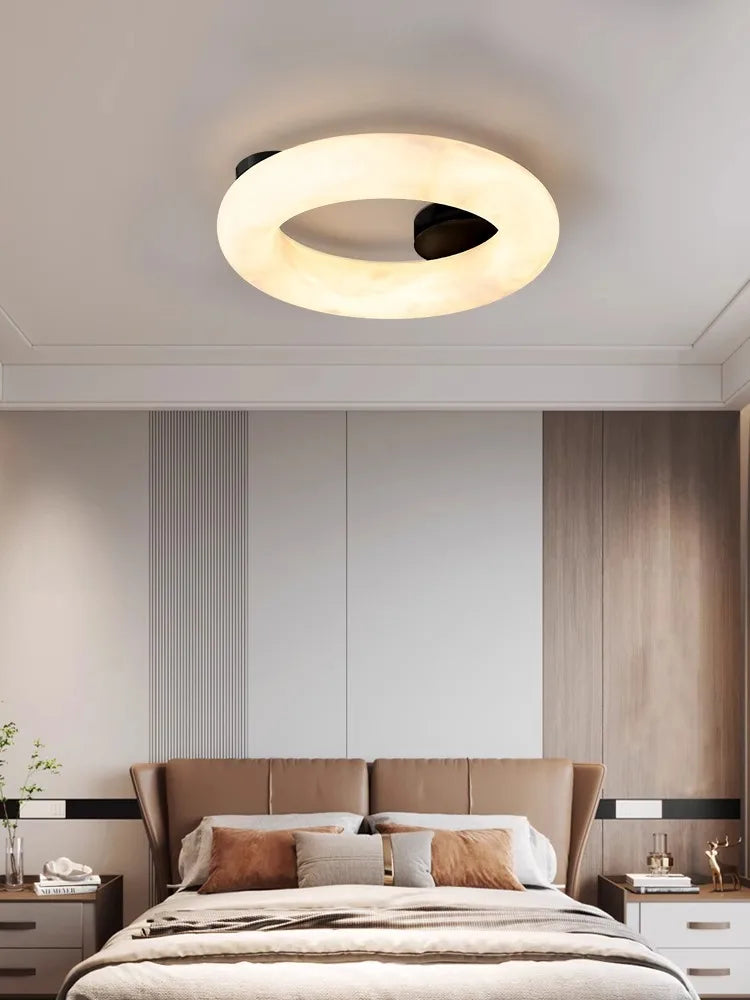 lustre moderne en marbre naturel avec petites lampes encastrées