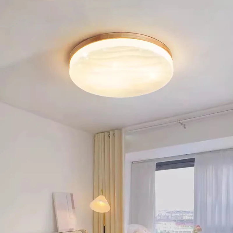 Plafonnier LED rond en bois au design nordique moderne