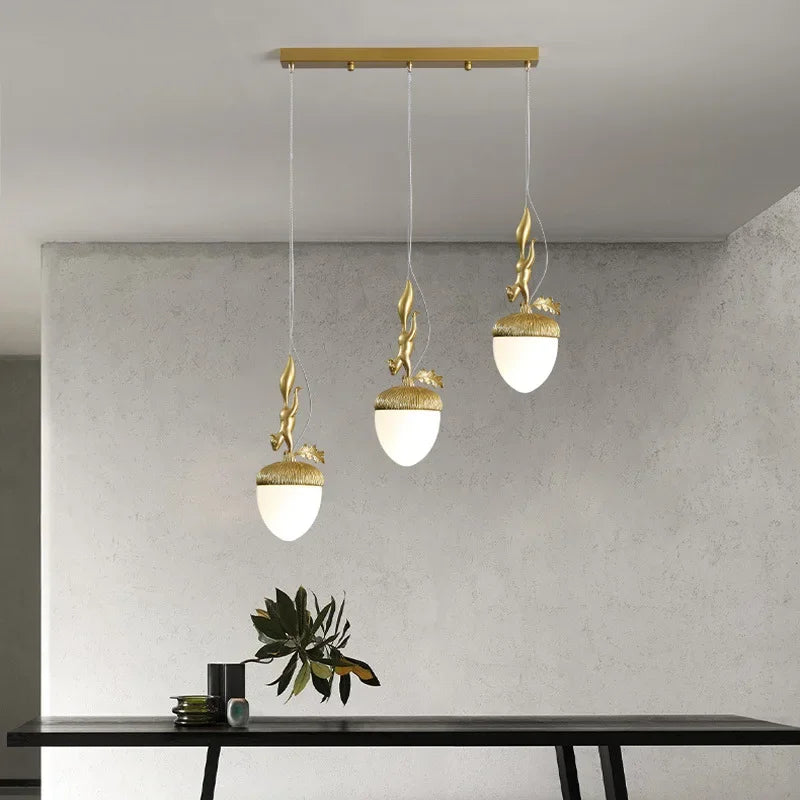 2024 French Modern Simple Cartoon Pinecone Squirrel Pendant Lights Personality Clothes Shop Bar Desk Bedroom Bedside Chandelier - vue 5 sur 10