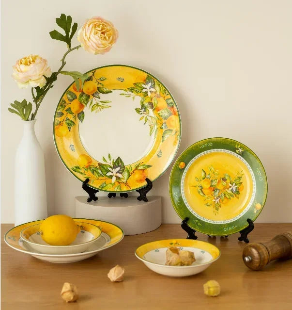 Vaisselle céramique style nordique motifs floraux rétro