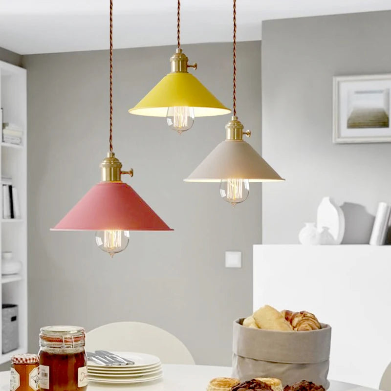 Nordique Macaron Coloré LED suspension Simple en fer forgé luminaria intérieur salon chambre suspension lampe décor à la maison lustre