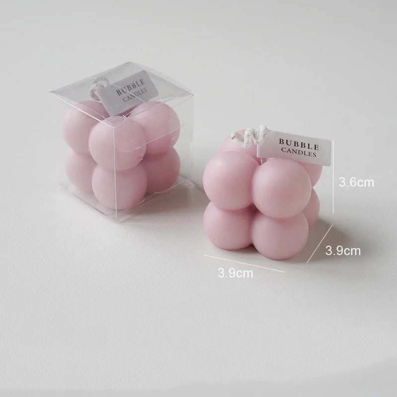 petite bougie cube parfumée en cire de soja fait main - vue 8 sur 17