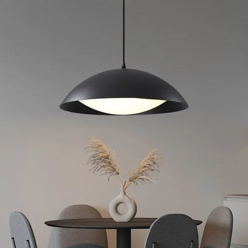 suspension moderne en fer minimaliste pour intérieur