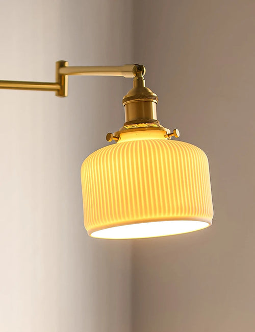 lampe de chevet murale en bois nordique avec abat jour céramique adjustable - vue 3 sur 7