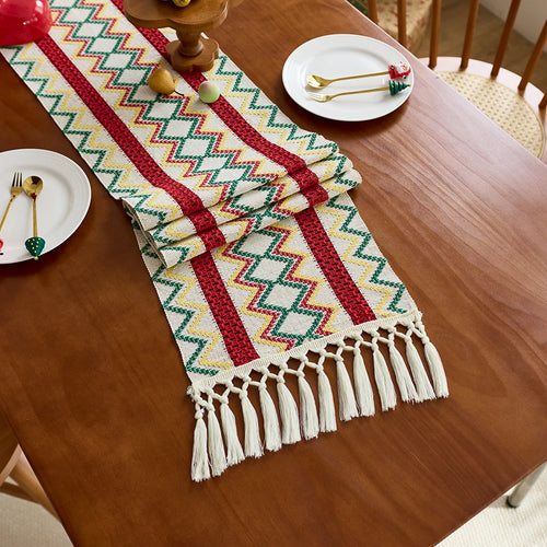 Chemin de table bohème motif aztèque à pompons - vue 8 sur 7