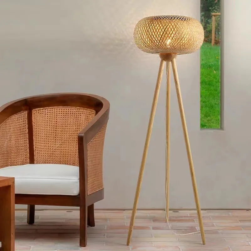 Lampadaire Vintage en bois avec trépied - vue 5 sur 9