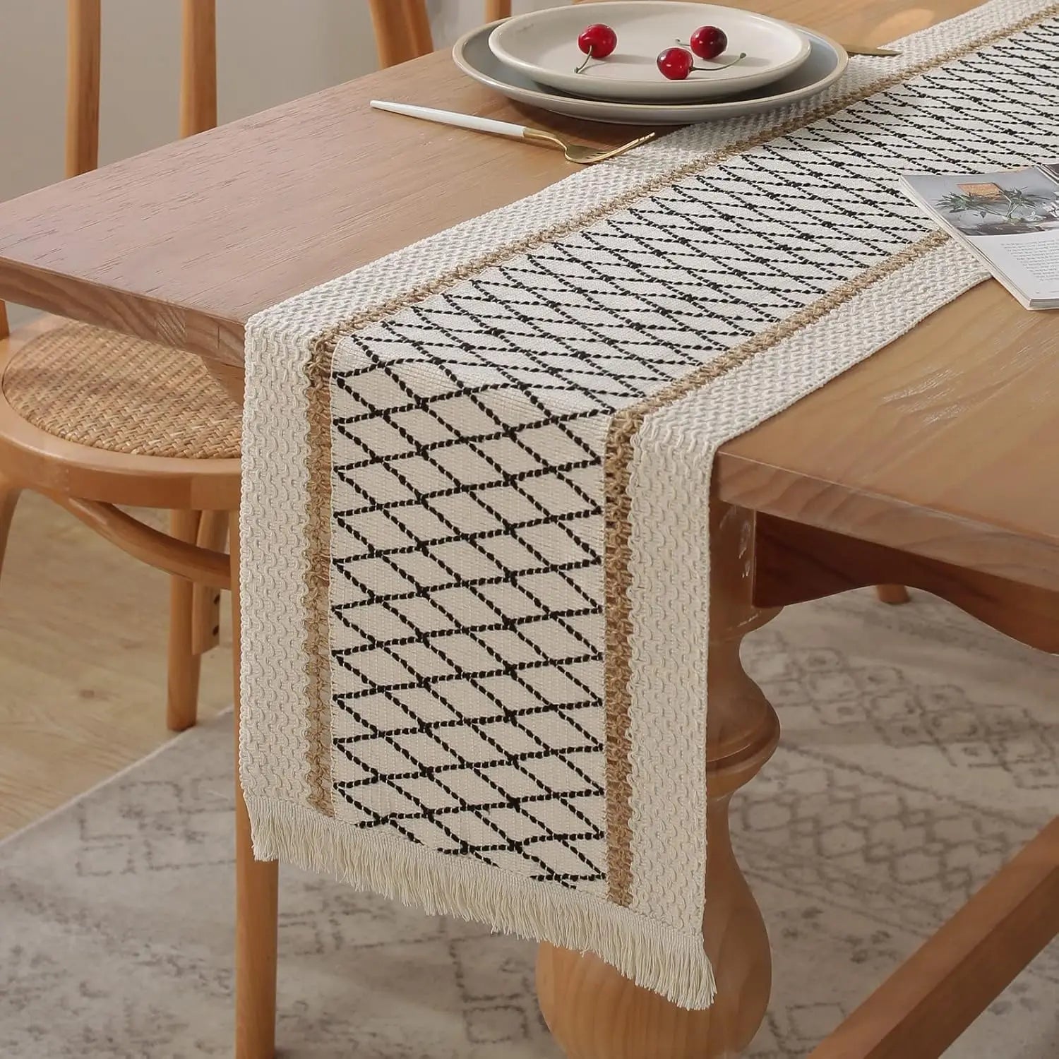 Chemin de table bohème coton lin pompons beige - vue 3 sur 7