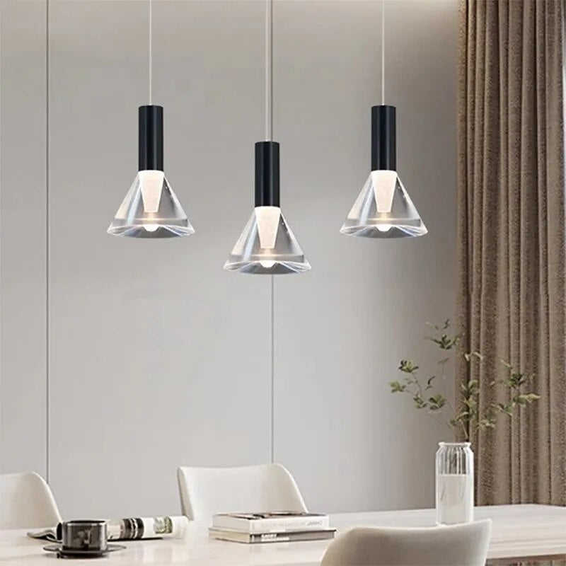 Suspension LED en acrylique conique au design moderne