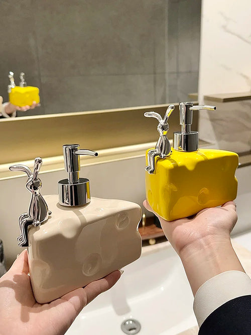 distributeur de savon créatif en céramique pour salle de bain - vue 3 sur 8