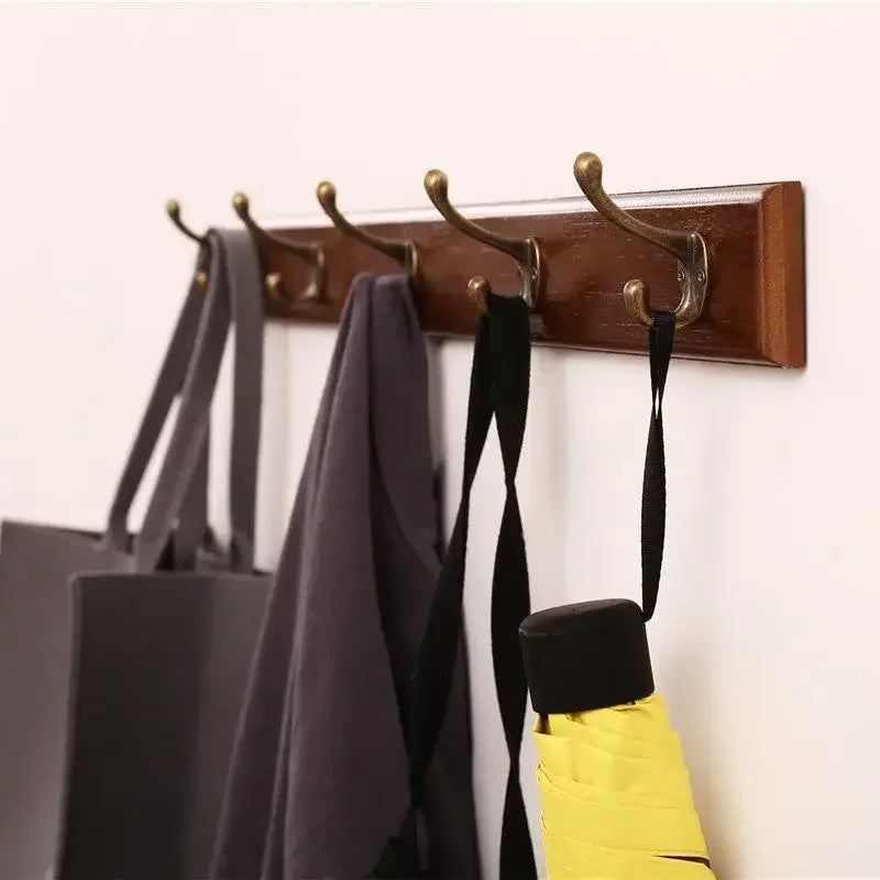 porte-manteau mural en bois massif avec crochets et cintres décoratifs - vue 4 sur 15