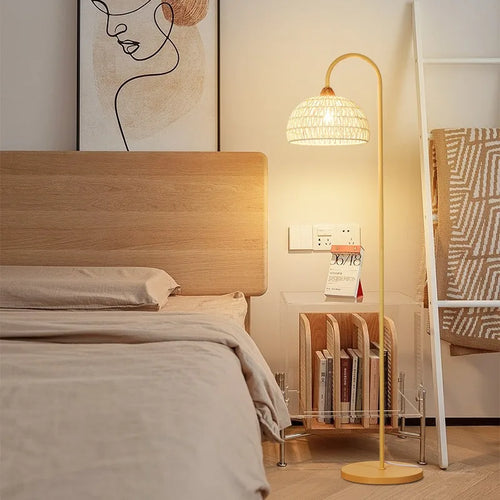 lampadaire vintage en rotin pour éclairage intérieur ambiance
