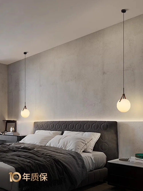 suspension boule de verre en cuir de luxe moderne - vue 4 sur 7