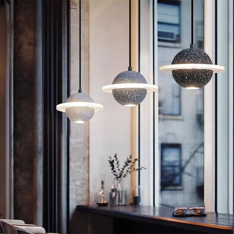 suspension en béton design mini planètes pour décoration intérieure - vue 5 sur 16