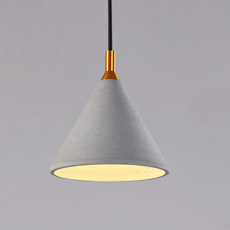 suspension vintage en ciment forme de corne pour déco industrielle