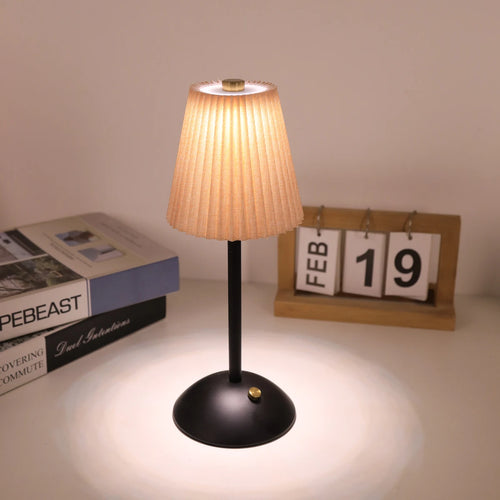 LED Nordic pleated desk lamp charging touch adjustable night light, bedroom sleep light, bar coffee shop decorative light - vue 2 sur 9