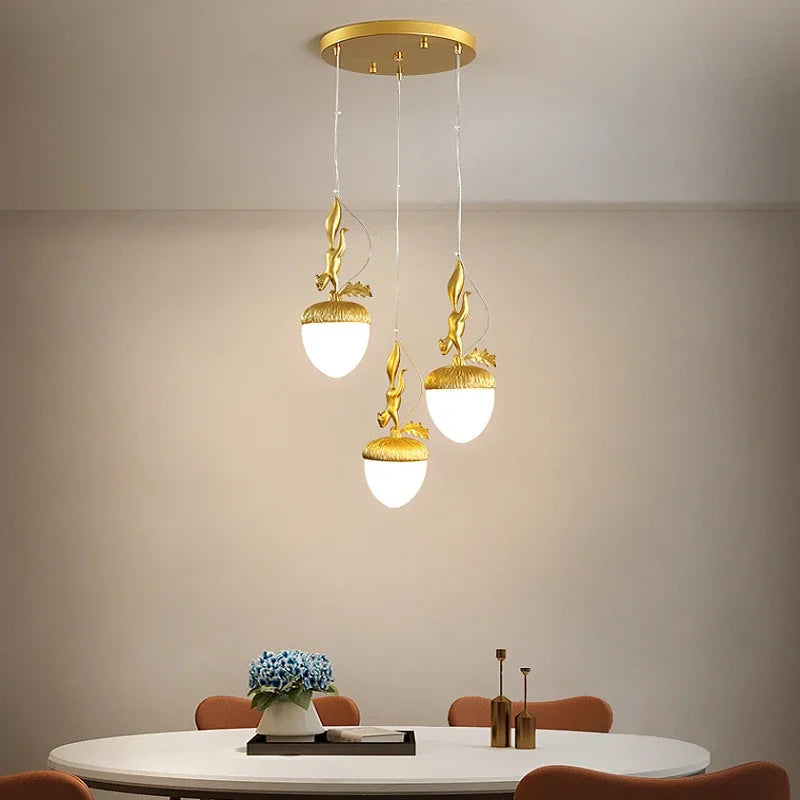 2024 French Modern Simple Cartoon Pinecone Squirrel Pendant Lights Personality Clothes Shop Bar Desk Bedroom Bedside Chandelier - vue 4 sur 10