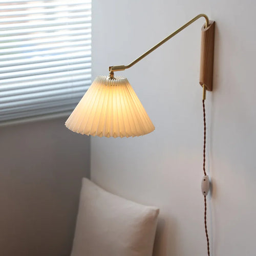 applique murale en cuivre avec interrupteur et lampe LED rotative - vue 3 sur 7