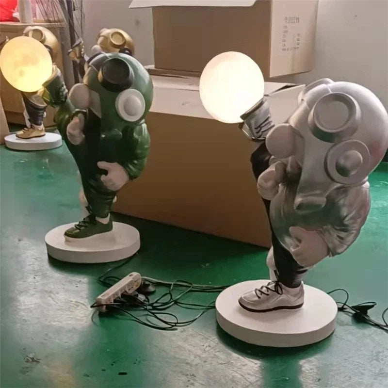 lampe de bureau astronaute sculpture moderne en résine décorative artisanale - vue 5 sur 8