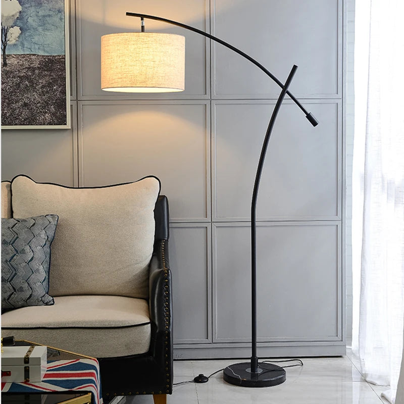 Lampadaire en métal luxe avec abat-jour en tissu