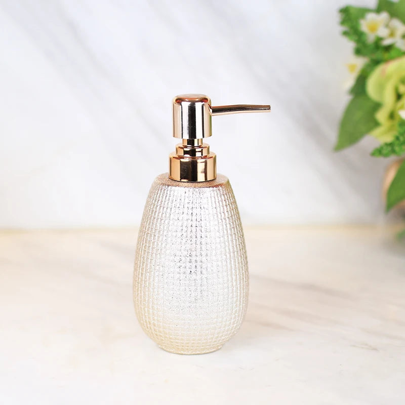 ensemble d'accessoires en céramique pour salle de bain hôtels - vue 6 sur 11