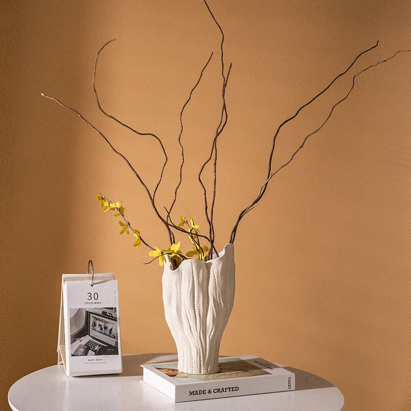 vase en céramique artisanat abstrait pour décoration florale - vue 4 sur 13