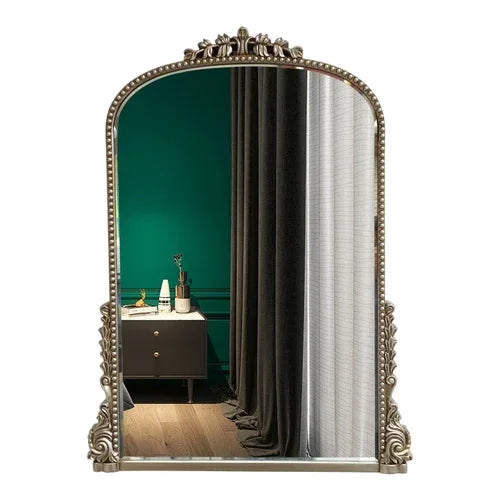 miroir mural vintage artisanal pour décoration intérieure élégante
